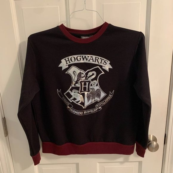 Harry Potter Hogwarts AUthentic Sweatshirt - Picture 1 of 7